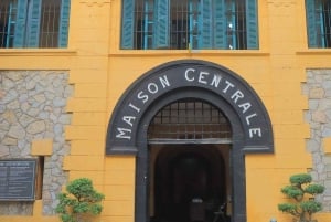 Hanoi : visite du musée de l'histoire militaire du Vietnam et de ses monuments