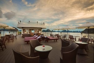 Hanoi: Halong Bay 2-Day Luxury Cruise with Private Balcony