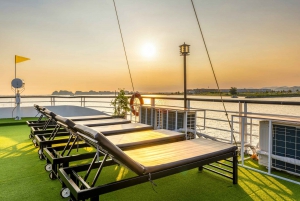 Hanoi: Halong Bay 5-Star Cruise with lunch Buffet & Kayaking