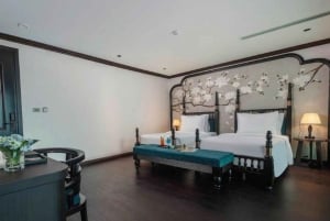 Hanoi: Halong Bay and Lan Ha Bay Cruise with Private Balcony