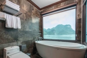 Hanoi: Halong Bay and Lan Ha Bay Cruise with Private Balcony