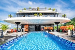 Hanoi: Halong Bay and Lan Ha Bay Cruise with Private Balcony