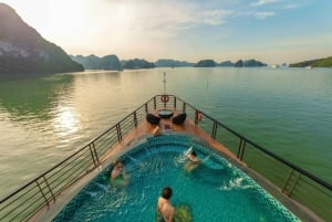 Hanoi: Halong Bay and Lan Ha Bay Cruise with Private Balcony