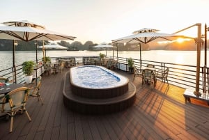 Baie d'Halong : Croisière de luxe d'une journée avec buffet, kayak, baignade