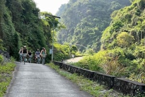Hanoi: Halong, Lan Ha Bay Cruise cykling, kajakpaddling, måltider, buss