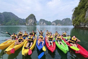 Hanoi: Crucero por la Bahía de Halong y Lan Ha con traslado en limusina