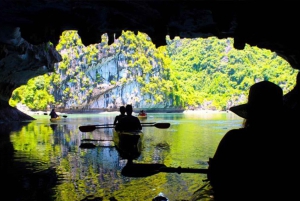 Hanoi: Krydstogt i Halong- og Lan Ha-bugten med limousinetransport