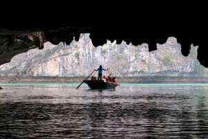 Hanoi : Croisière dans la baie d'Halong et de Lan Ha avec transfert en limousine