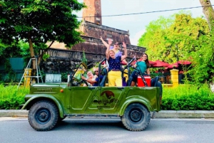 Passeio histórico de jipe em Hanói: Um gostinho de cultura, pontos turísticos e diversão