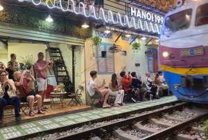 Passeio histórico de jipe em Hanói: Um gostinho de cultura, pontos turísticos e diversão