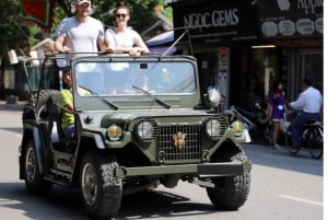 Hanois historiske jeep-tur: En smag af kultur, seværdigheder og sjov