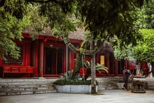 Hanoi: Świątynia Królów Hung lub Wioska Kadzideł i Wioska Kapeluszy