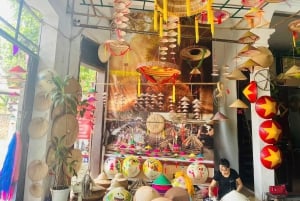 Hanoi: käsityöläisten kierros suitsukkeiden, hattujen valmistuksen tai keramiikan parissa