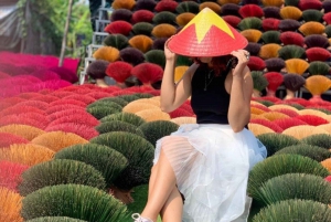 Hanoi: Opastettu kokopäiväretki suitsukkeisiin, kartiohattuihin ja taide-esineisiin Thaimaassa