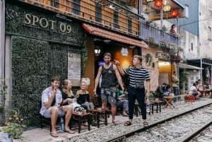 Hanoi: Røgelseslandsby og konisk hat, Train Street halv dag