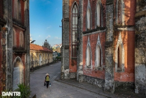 Hanoi Incense Village & Rice Cracker & Trang An Complex Tour