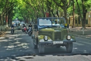 Hanoi: Culture and Sightseeing Tour in Vintage GAZ-69 Jeep