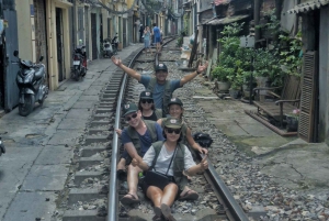Hanoi: Culture and Sightseeing Tour in Vintage GAZ-69 Jeep