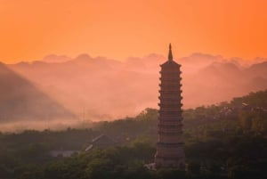 Hanoi Keo Pagoda eller Tam Chuc Den största pagoden i världen