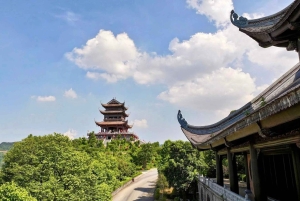 Hanoi Keo Pagoda eller Tam Chuc Den största pagoden i världen
