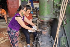 Tradisjonelt knivmakerverksted i Hanoi