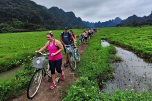 Hanoi: Lan ha bay cozy cruise: biking, kayaking, small group