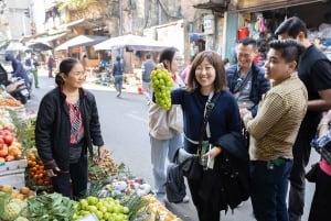 Hanói: ¡Juego en el mercado local y experiencia culinaria en equipo!