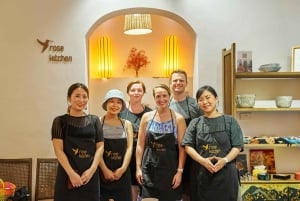 Hanói: ¡Juego en el mercado local y experiencia culinaria en equipo!