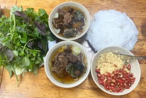Hanoi: tour gastronomico guidato con l'esperienza della strada del treno