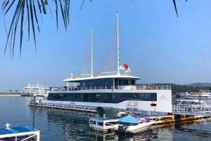 Hanoi: Lan Ha Bay Jade Sails -risteily buffetlounaalla.