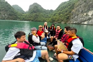 Hanoi: Lan Ha Bay Jade Sails -risteily buffetlounaalla.