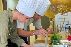 Cuisine Maya de Hanoi : Cours de cuisine traditionnelle et visite du marché