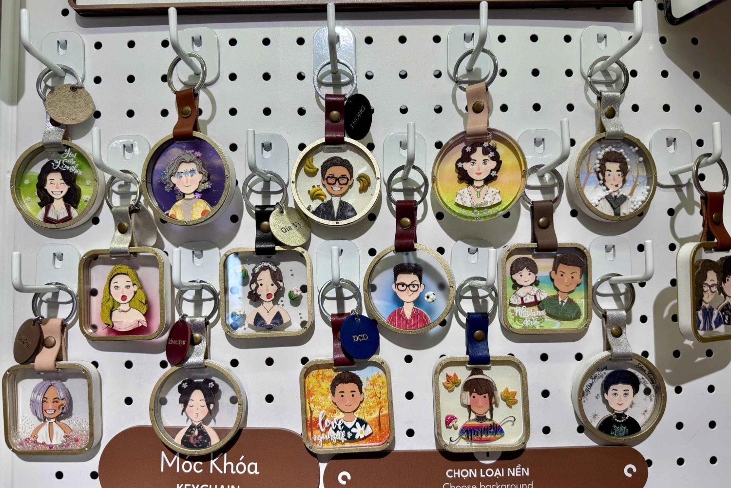 Hanoï : atelier de fabrication de mini-porte-clés