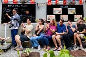 HANOI: IN MOTO VERSO LA STRADA DEI TRENI DI HANOI E LA STORIA DELLA GUERRA DEL VIETNAM