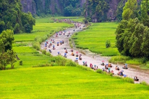 Hanoi: Mua Cave, Tuyet Tinh Coc Pagoda & Trang An Boat Tour