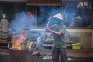 Hanoi: Ngu Xa Bronze Casting Village Guided Tour