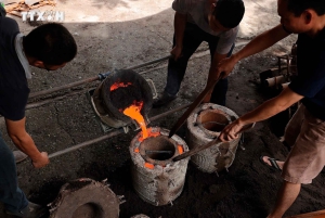 Hanoi: Ngu Xa Bronze Casting Village Guided Tour