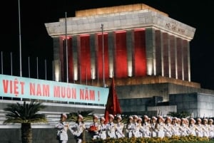 Hanoi: Night Tour with 3D Mapping Show & Flag Ceremony