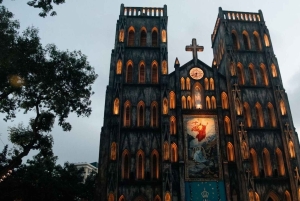 Hanoi: Night Tour with 3D Mapping Show & Flag Ceremony