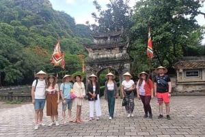 Hanoi/Ninh Binh: 1-Day Tam Coc/Trang An, Hoa Lu & Mua Caves