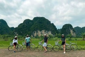 Hanoi/Ninh Binh: 1-Day Tam Coc/Trang An, Hoa Lu & Mua Caves