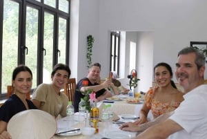 Hanoi/Ninh Binh: 1-Day Tam Coc/Trang An, Hoa Lu & Mua Caves