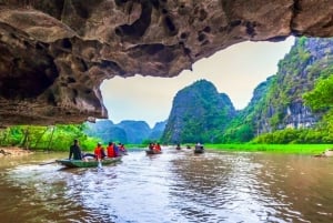 Hanoi/Ninh Binh: 1-Day Tam Coc/Trang An, Hoa Lu & Mua Caves