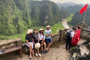 Hanoi/Ninh Binh: 1-Day Tam Coc/Trang An, Hoa Lu & Mua Caves