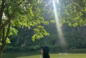 Hanoi: Ninh Binh Am Tien-grottan eller Trang An, Mua-grottan och Hoa Lu