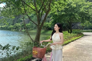 Hanoi: Ninh Binh Am Tien-grottan eller Trang An, Mua-grottan och Hoa Lu