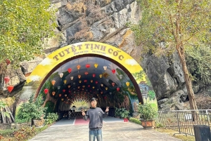 Hanoi: Ninh Binh Am Tien-grottan eller Trang An, Mua-grottan och Hoa Lu