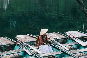 Hanoi: Ninh Binh Am Tien-grottan eller Trang An, Mua-grottan och Hoa Lu