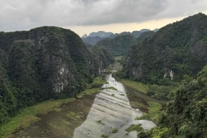 Hanoi: Ninh Binh Hoa Lu, Trang An Boat Ride, Mua Cave Tour