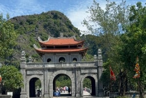 Hanoi: Ninh Binh Hoa Lu, Trang An Boat Ride, Mua Cave Tour